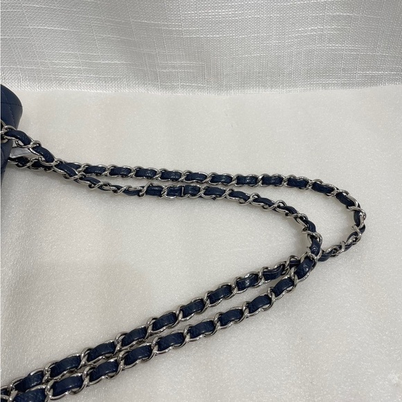 CHANEL  Caviar Medium Classic Double Flap - Picture 2 of 16